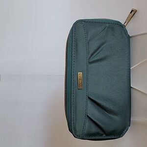 TRAVELON SIGNATURE PLEATED CLUTCH/WRISTLET